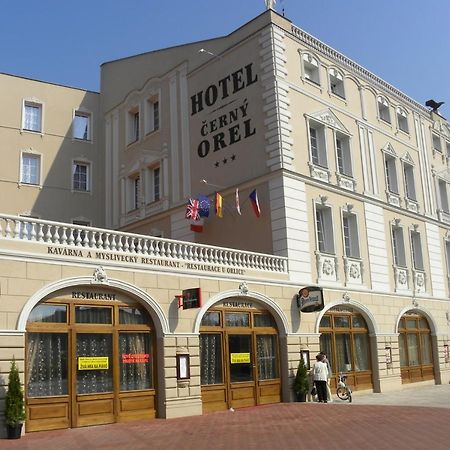 Hotel Cerny Orel Zatec エクステリア 写真